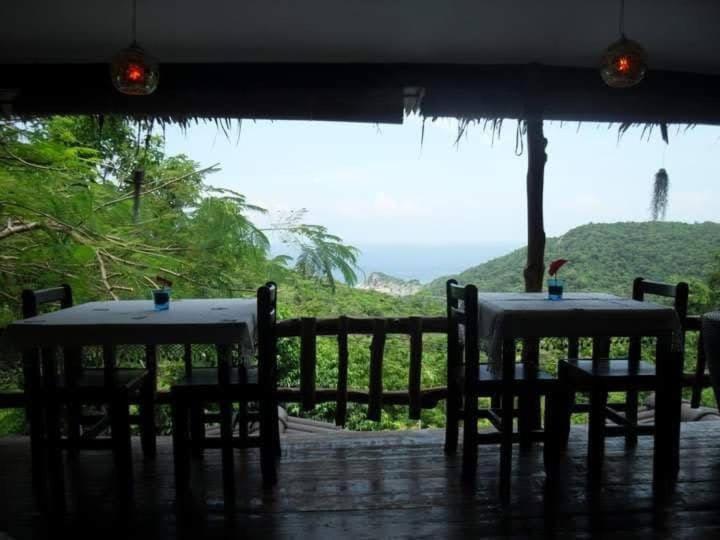 Tree House Отель 3*