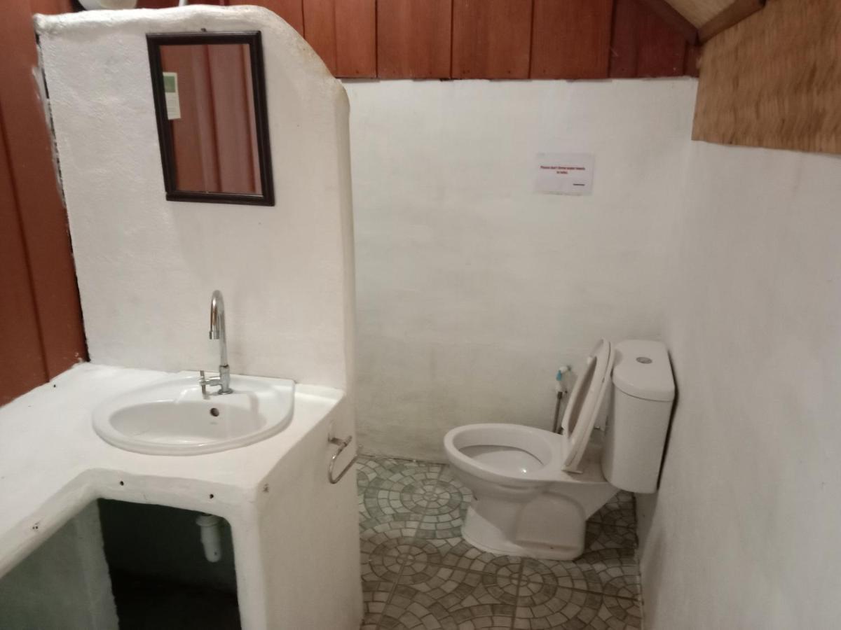 Tree House Отель Тау
